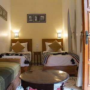 Habitación Estándar con 2 Camas Individuales